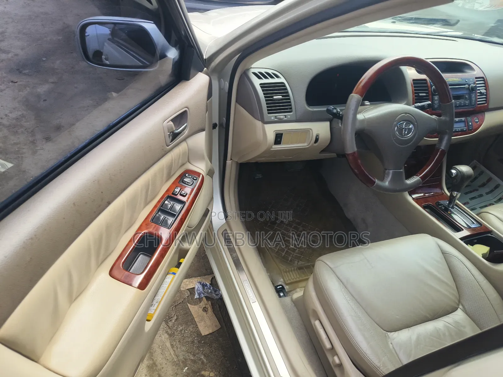Toyota Camry LE 4dr Sedan (2.4L 4cyl 5M) 2004 Silver