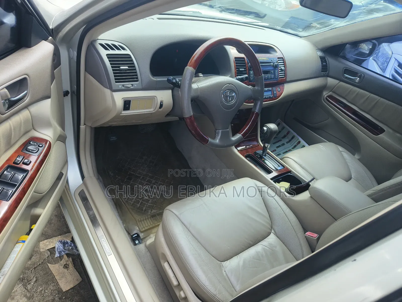 Toyota Camry LE 4dr Sedan (2.4L 4cyl 5M) 2004 Silver