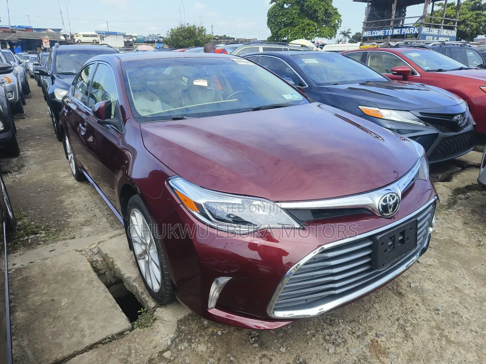 Toyota Avalon Limited Sedan FWD (3.5L 6cyl 6A) 2013 Burgundy