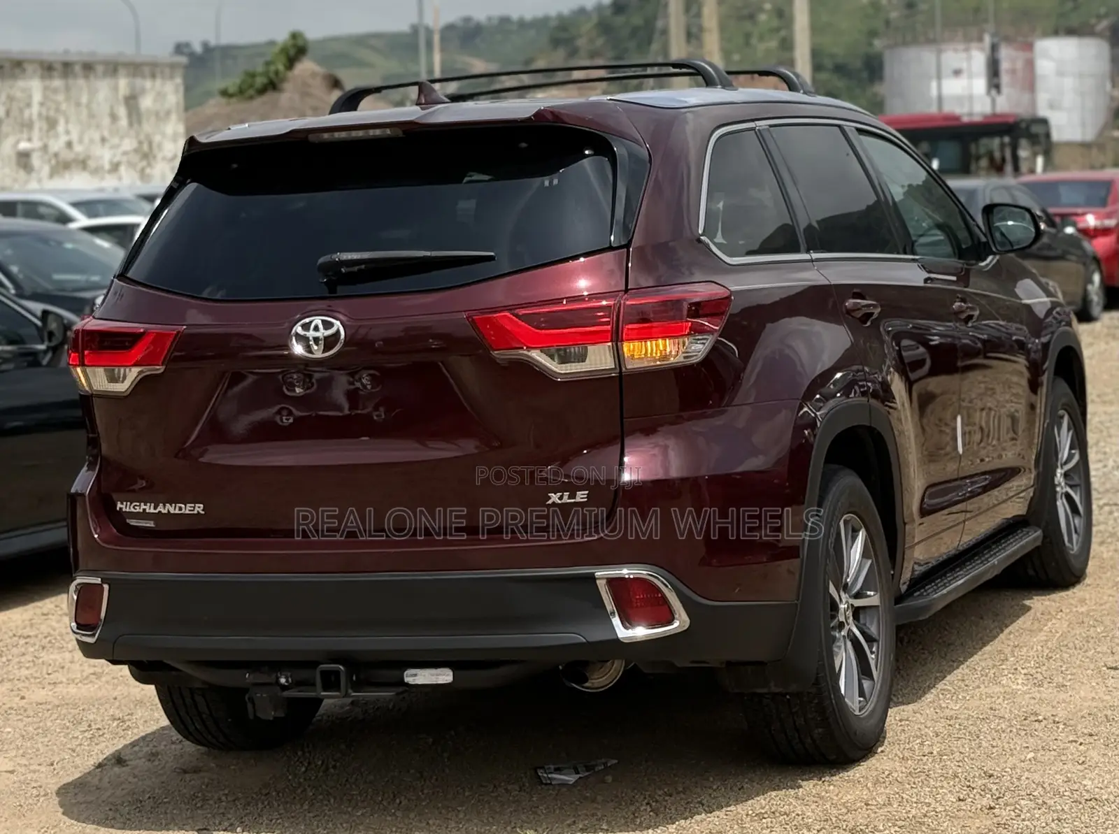 Toyota Highlander XLE 4x4 V6 (3.5L 6cyl 8A) 2017 Burgundy