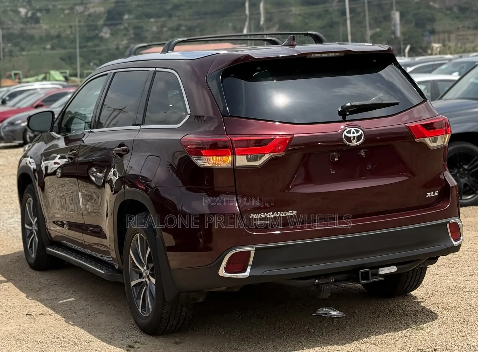 Toyota Highlander XLE 4x4 V6 (3.5L 6cyl 8A) 2017 Burgundy