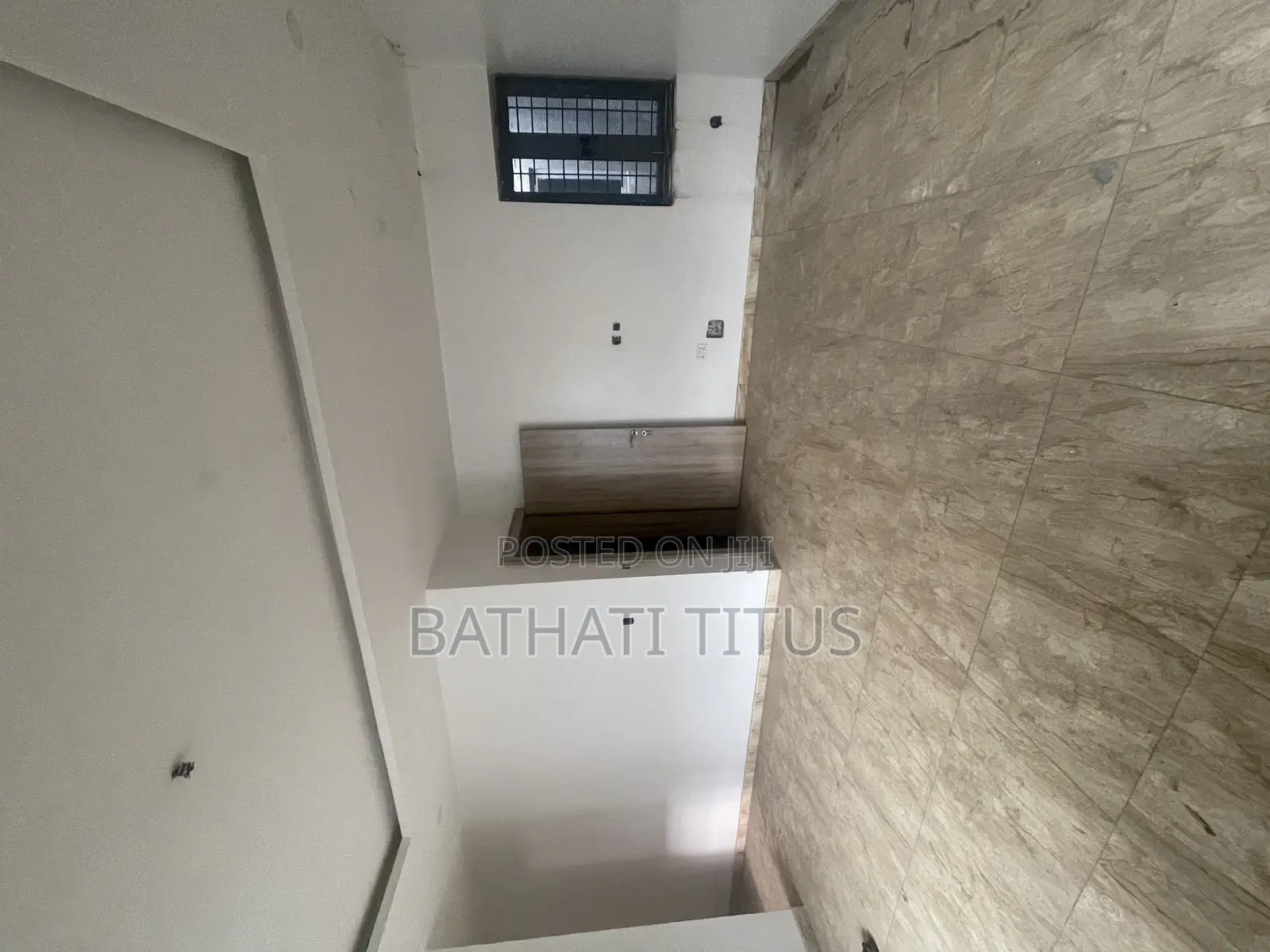 5bdrm Duplex in Uppertec Estate Life for rent