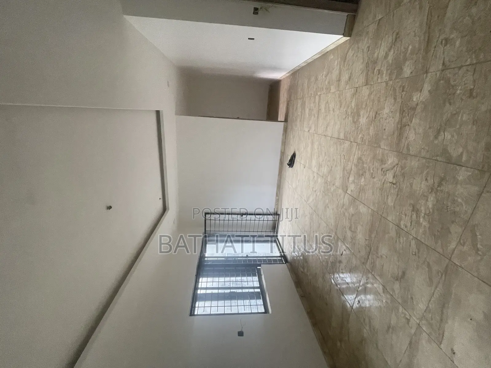 5bdrm Duplex in Uppertec Estate Life for rent