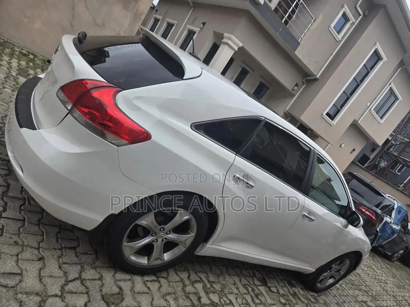 Toyota Venza V6 AWD 2011 White
