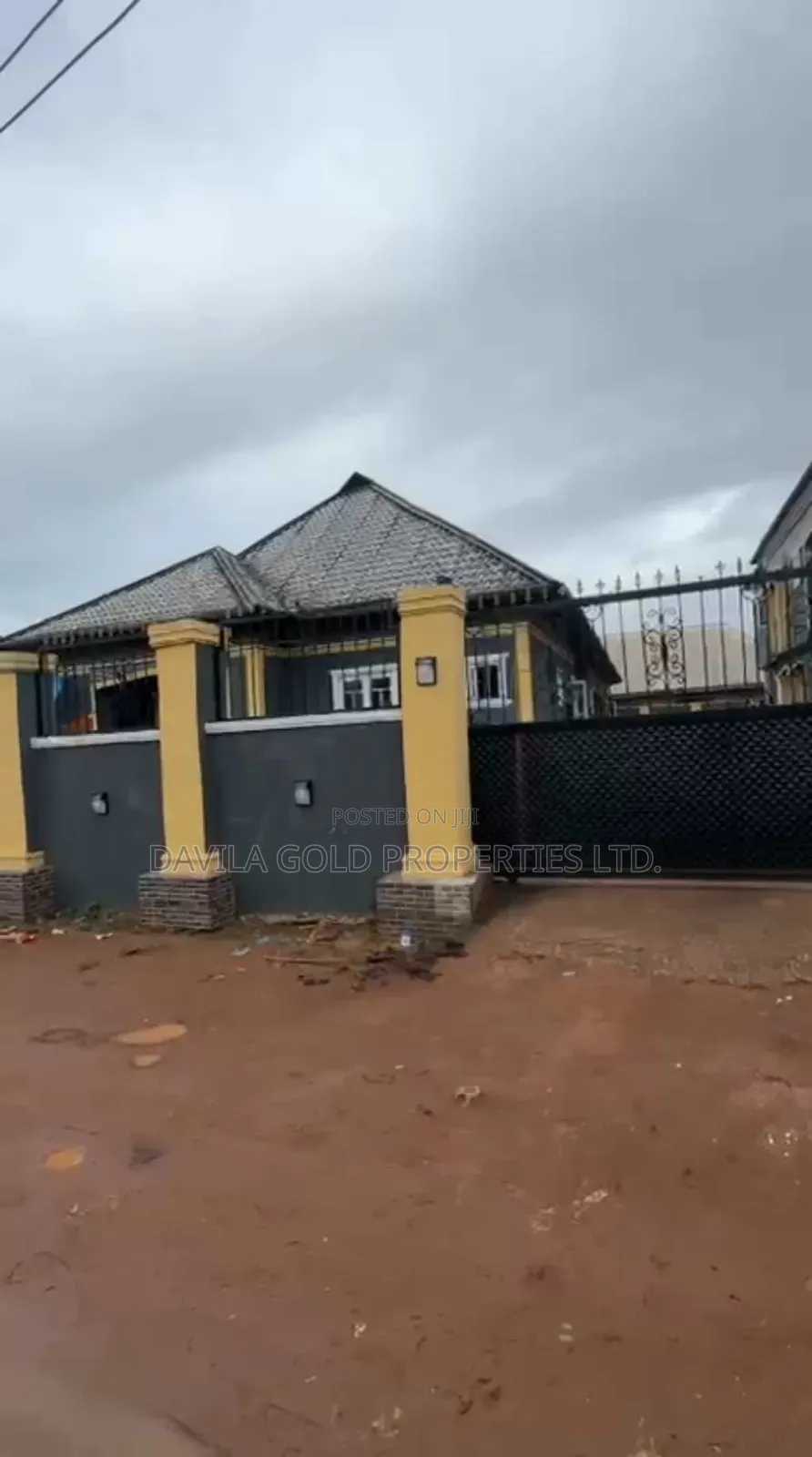 18bdrm Block of Flats in Benin City for sale