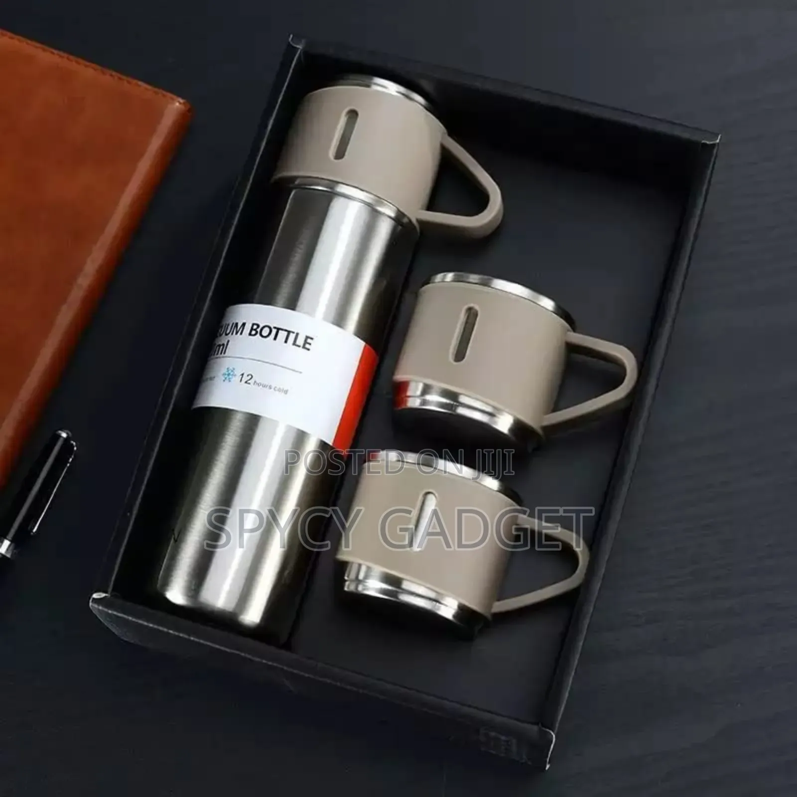Vacuum Flask With 2 Cups Gift Set