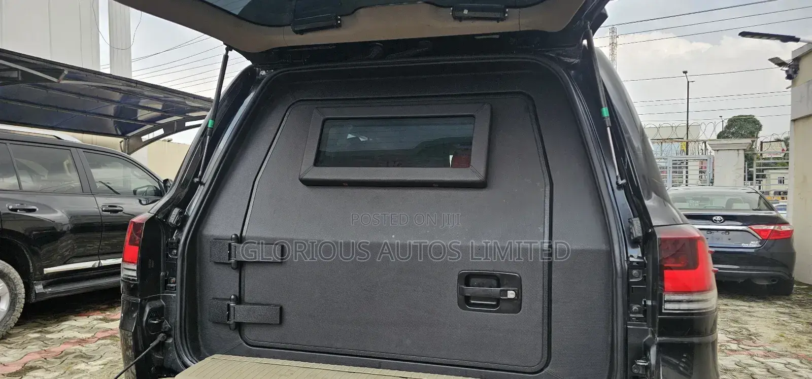 Toyota Land Cruiser LC300 2024 Black