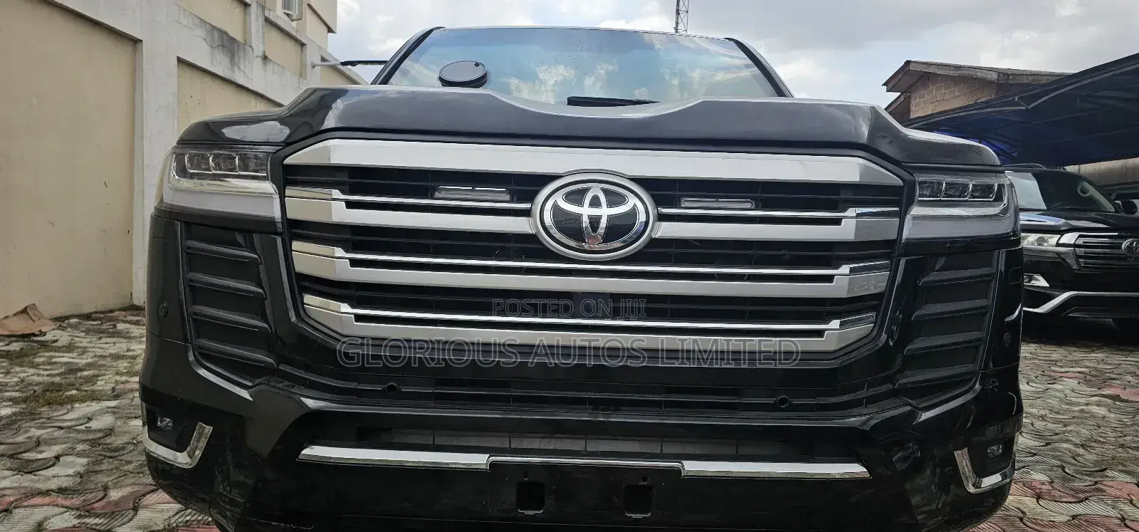 Toyota Land Cruiser LC300 2024 Black