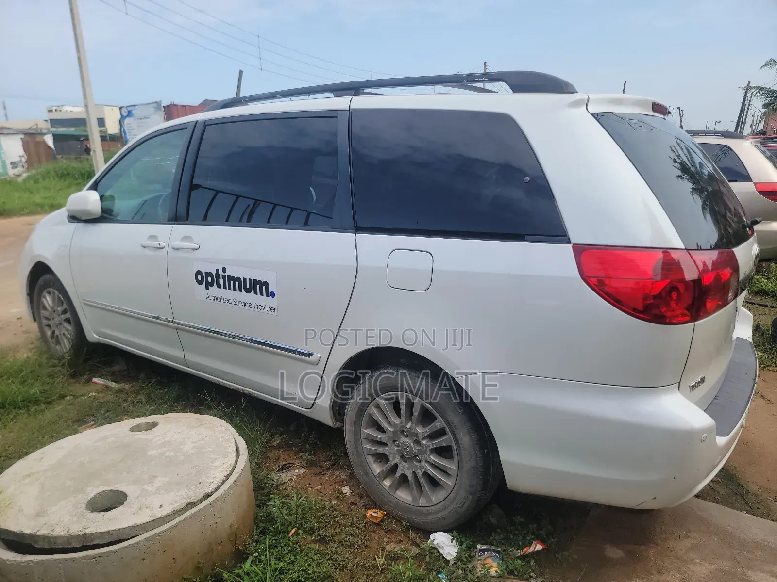 Toyota Sienna XLE AWD 2009 White