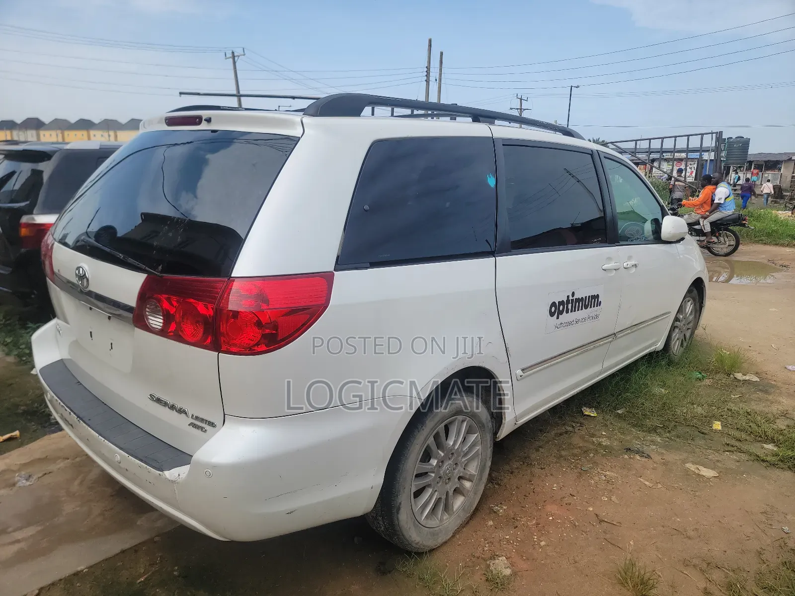Toyota Sienna XLE AWD 2009 White