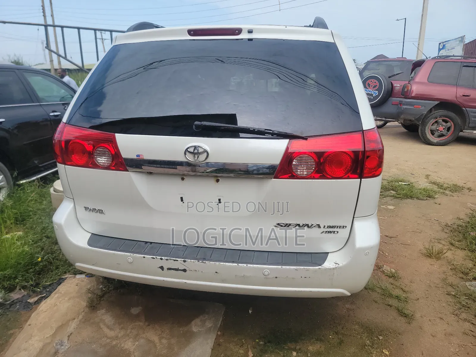 Toyota Sienna XLE AWD 2009 White