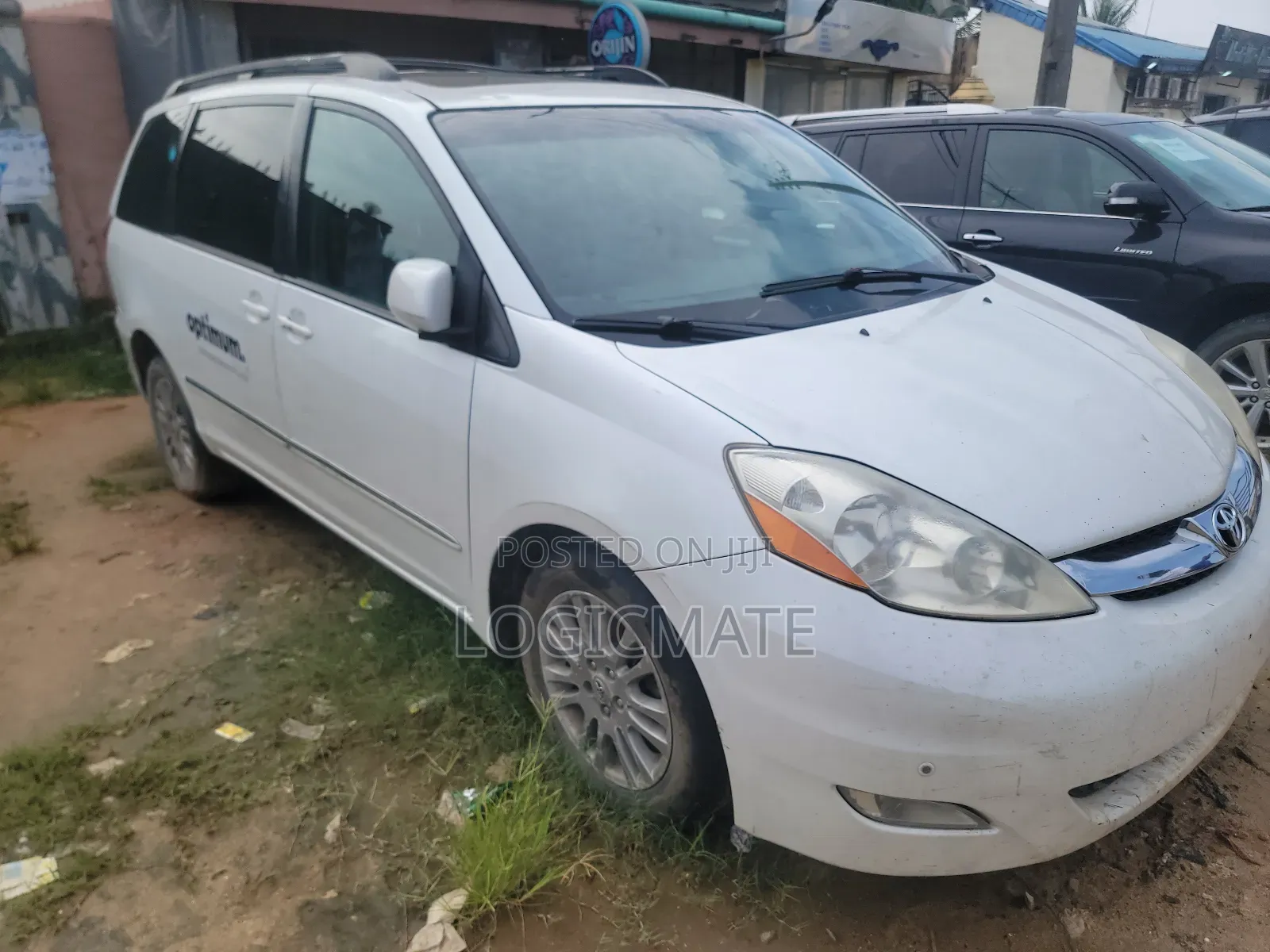 Toyota Sienna XLE AWD 2009 White