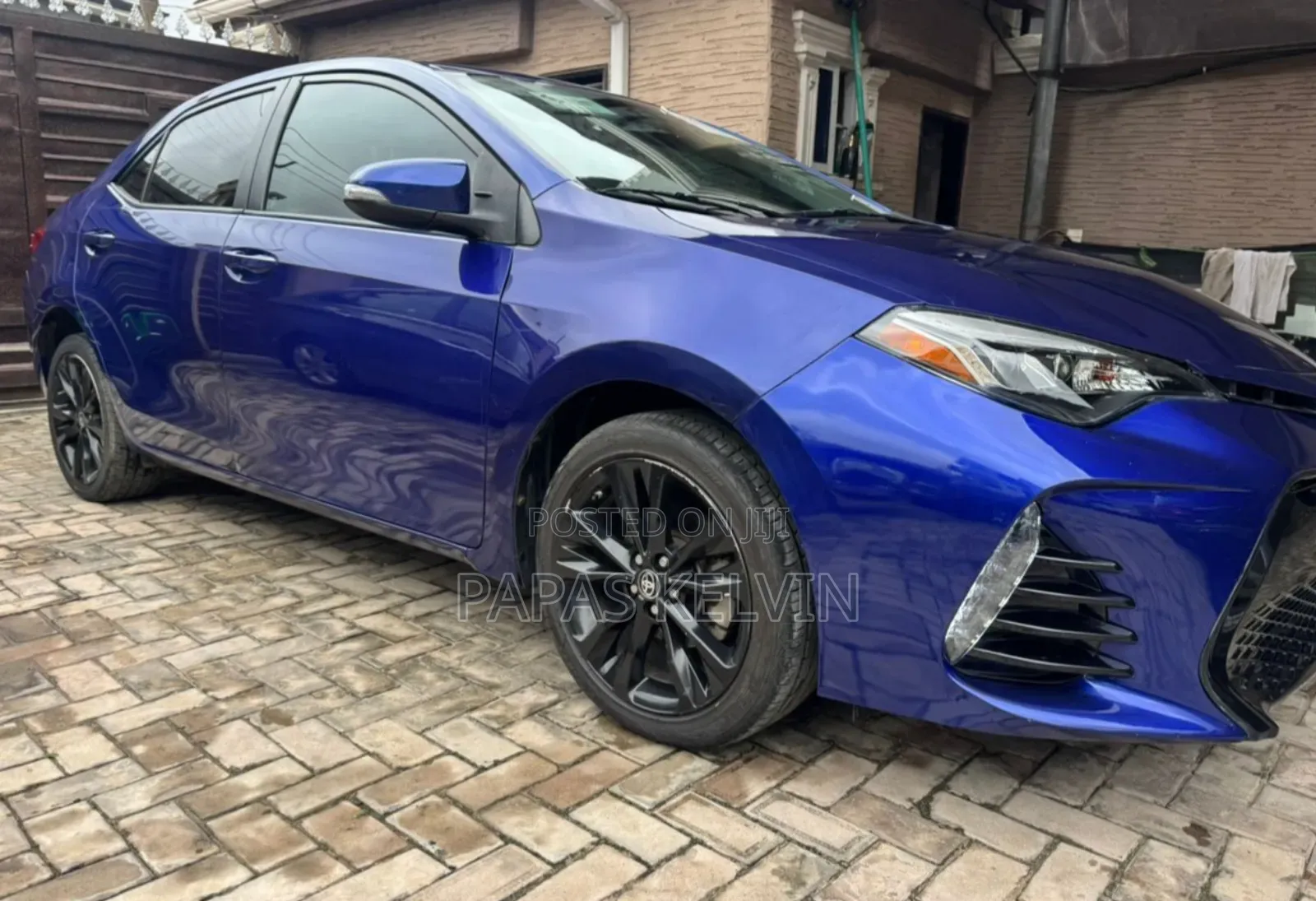 Toyota Corolla SE Special Edition 4dr Sedan (1.8L 4cyl CVT) 2017 Blue
