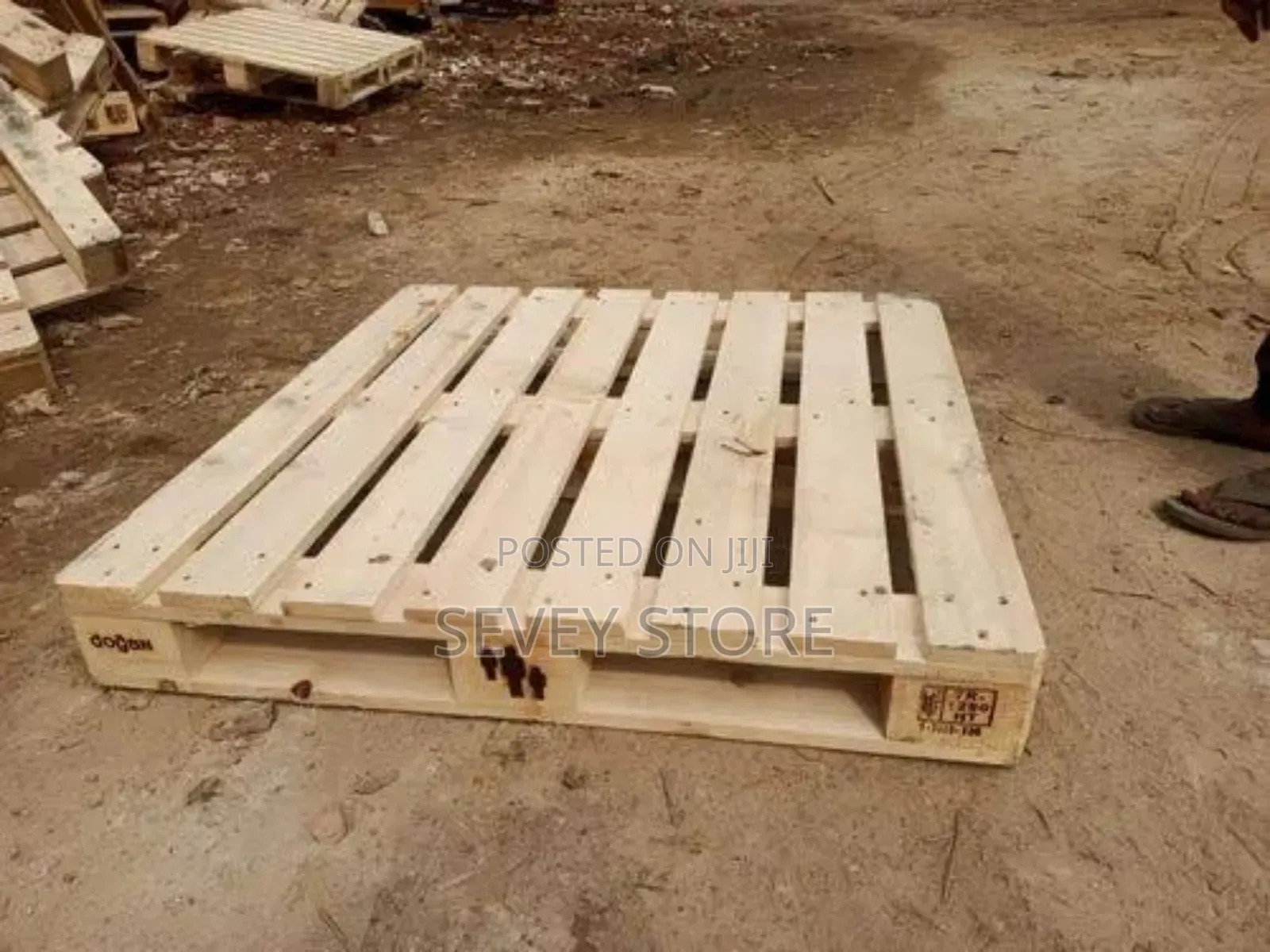 Wood Marple Wood Pallet