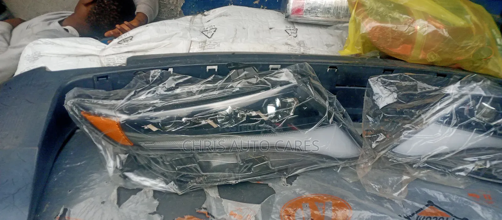 Toyota Venza Headlight
