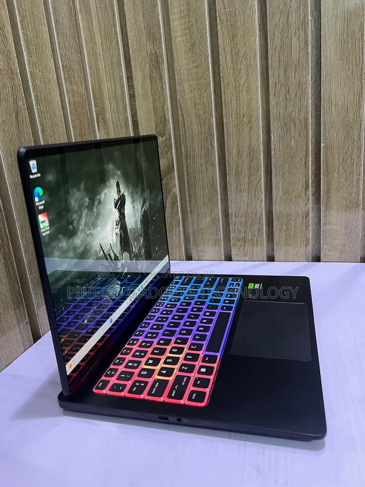 Laptop HP Omen Transcend 14-Fb0023dx 32GB Intel Core Ultra 9 SSD 2T