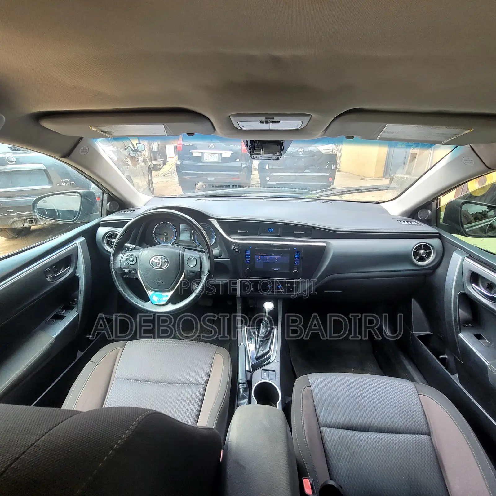 Toyota Corolla LE (1.8L 4cyl 2A) 2018 Blue