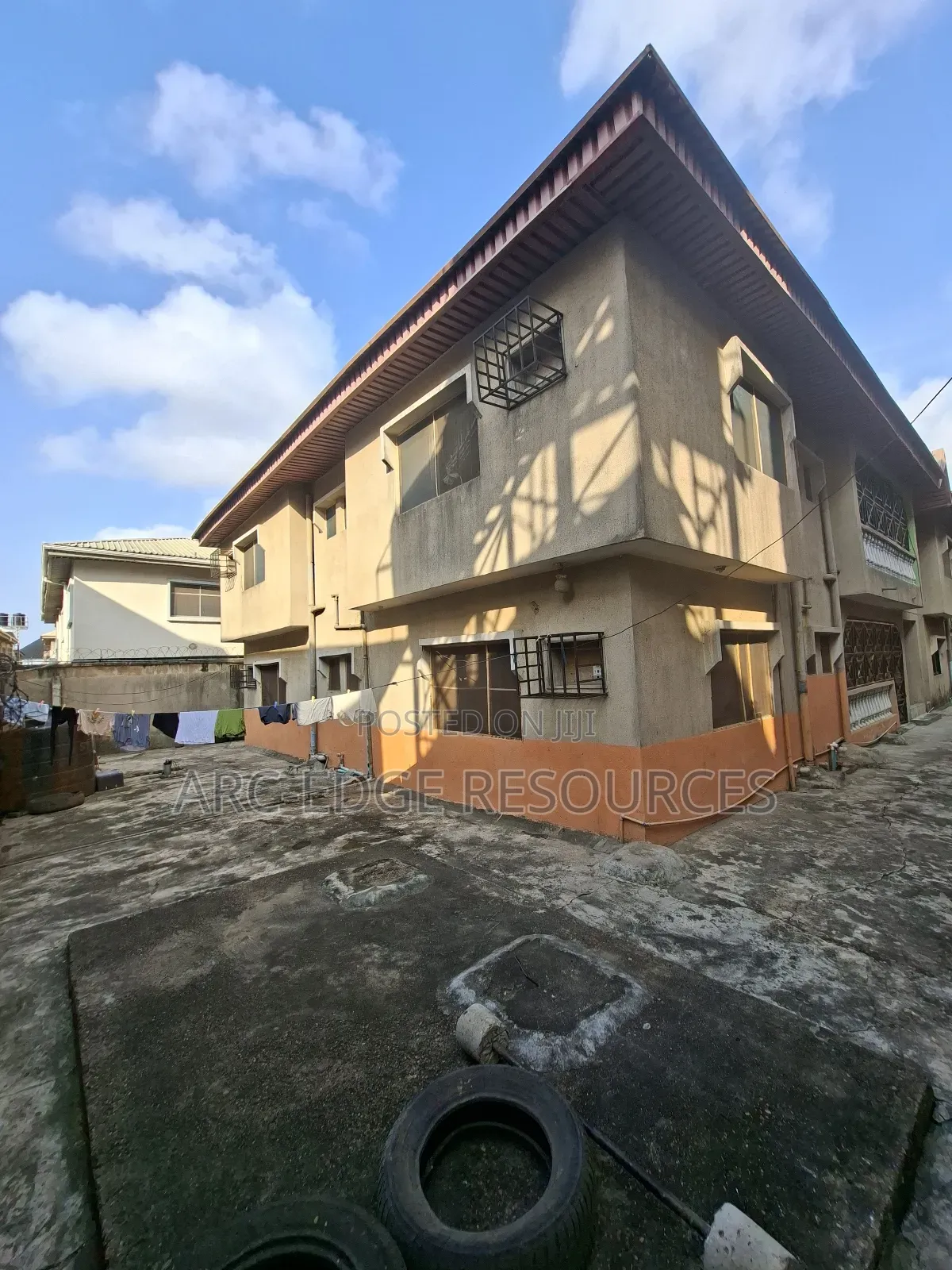 3bdrm Block of Flats in Ago Palace for sale