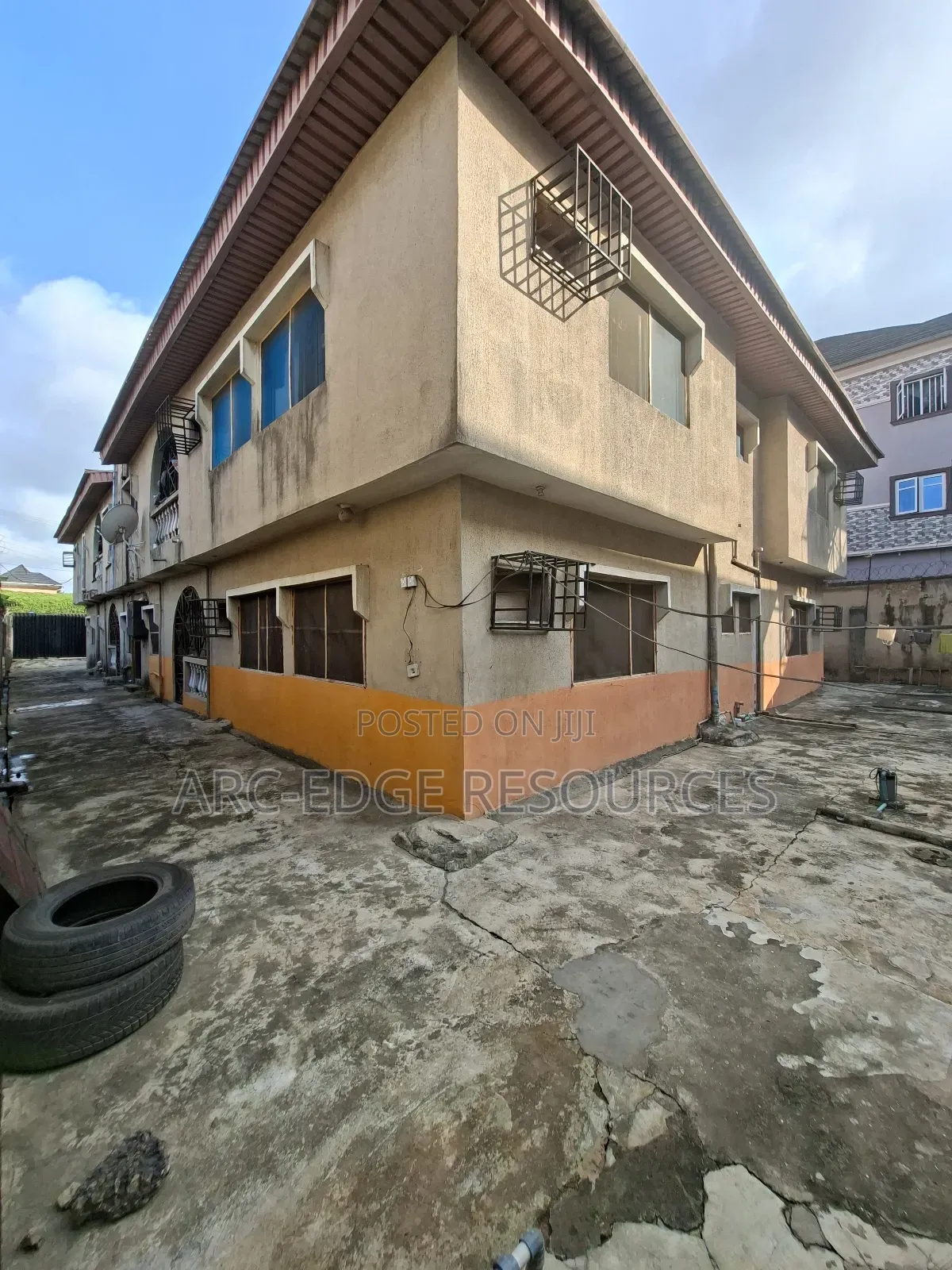 3bdrm Block of Flats in Ago Palace for sale