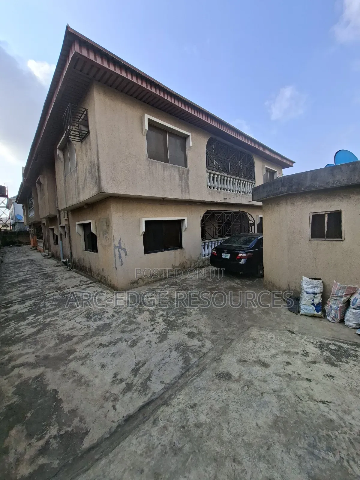 3bdrm Block of Flats in Ago Palace for sale