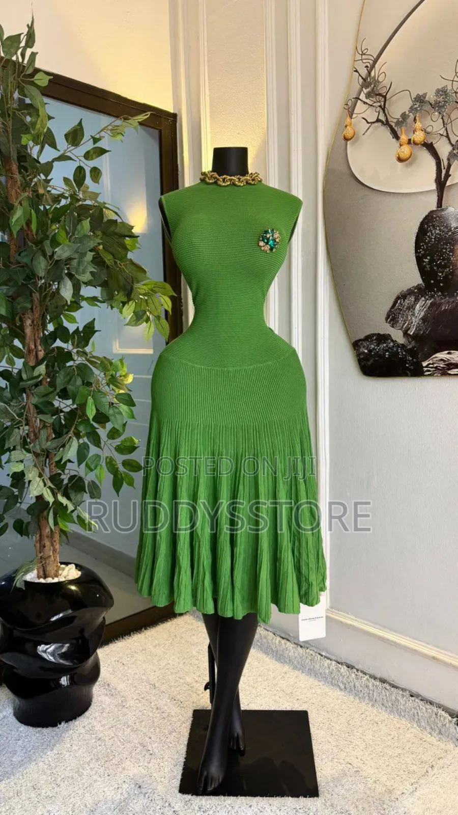 Pleated Sleeveless Green Dress – Elegant Classy Look