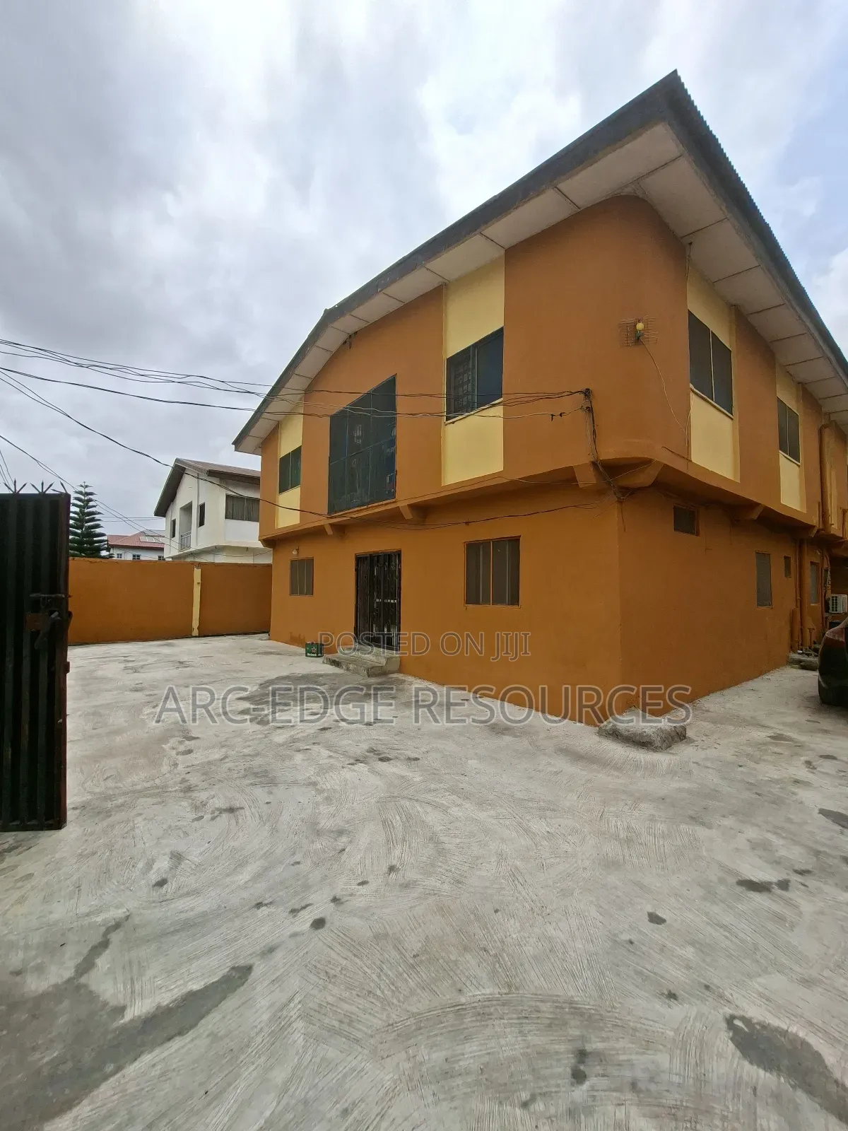 3bdrm Block of Flats in Ago Palace for sale