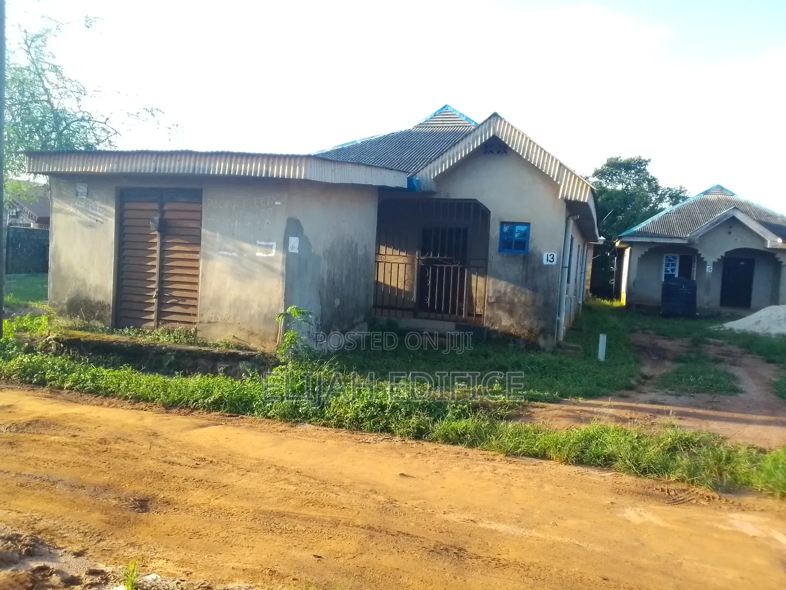 4bdrm Block of Flats in Parkview, Ijede / Ikorodu for sale