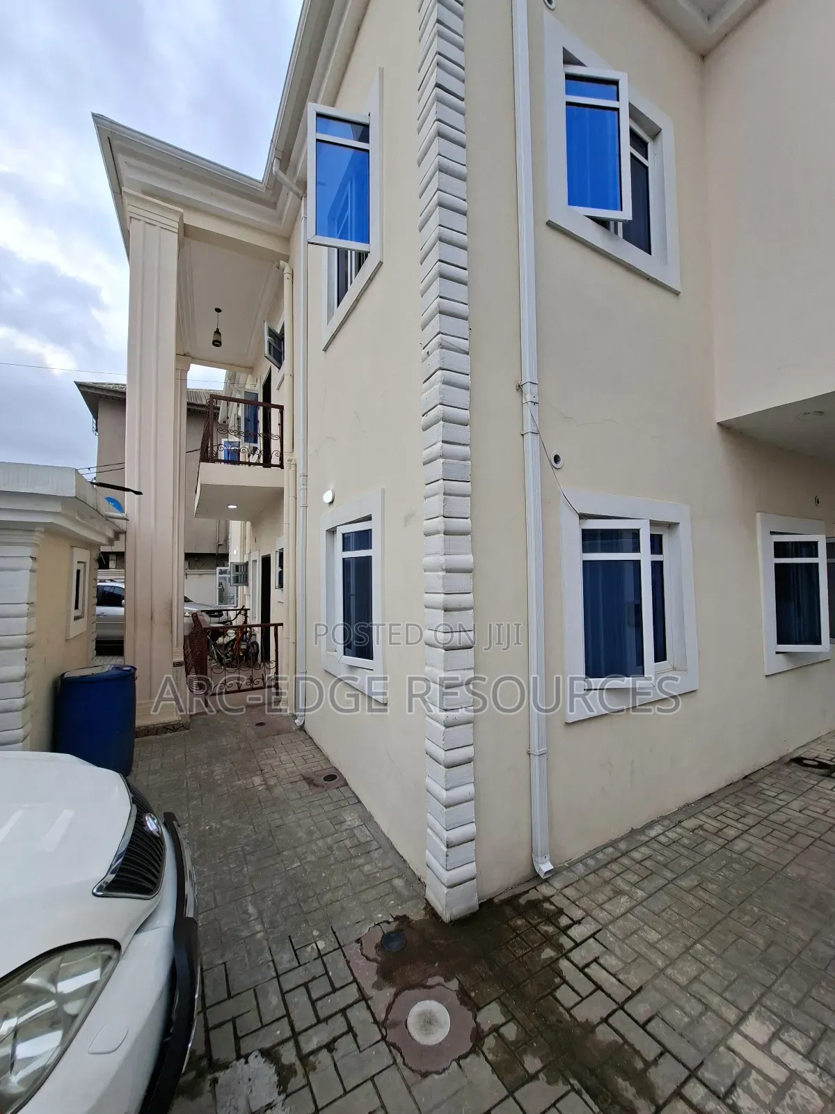 3bdrm Block of Flats in Ago Palace for sale