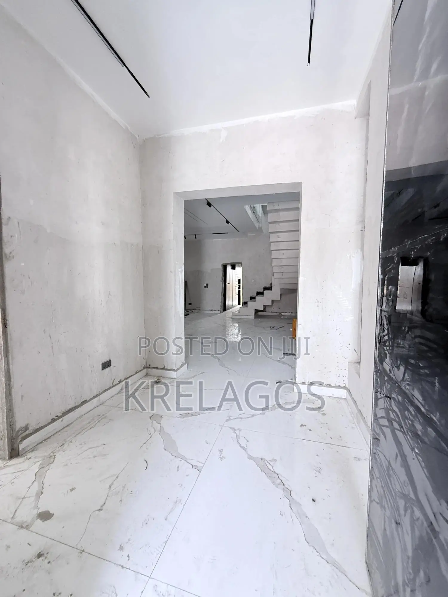 5bdrm Duplex in Lekki Phase 1 for sale