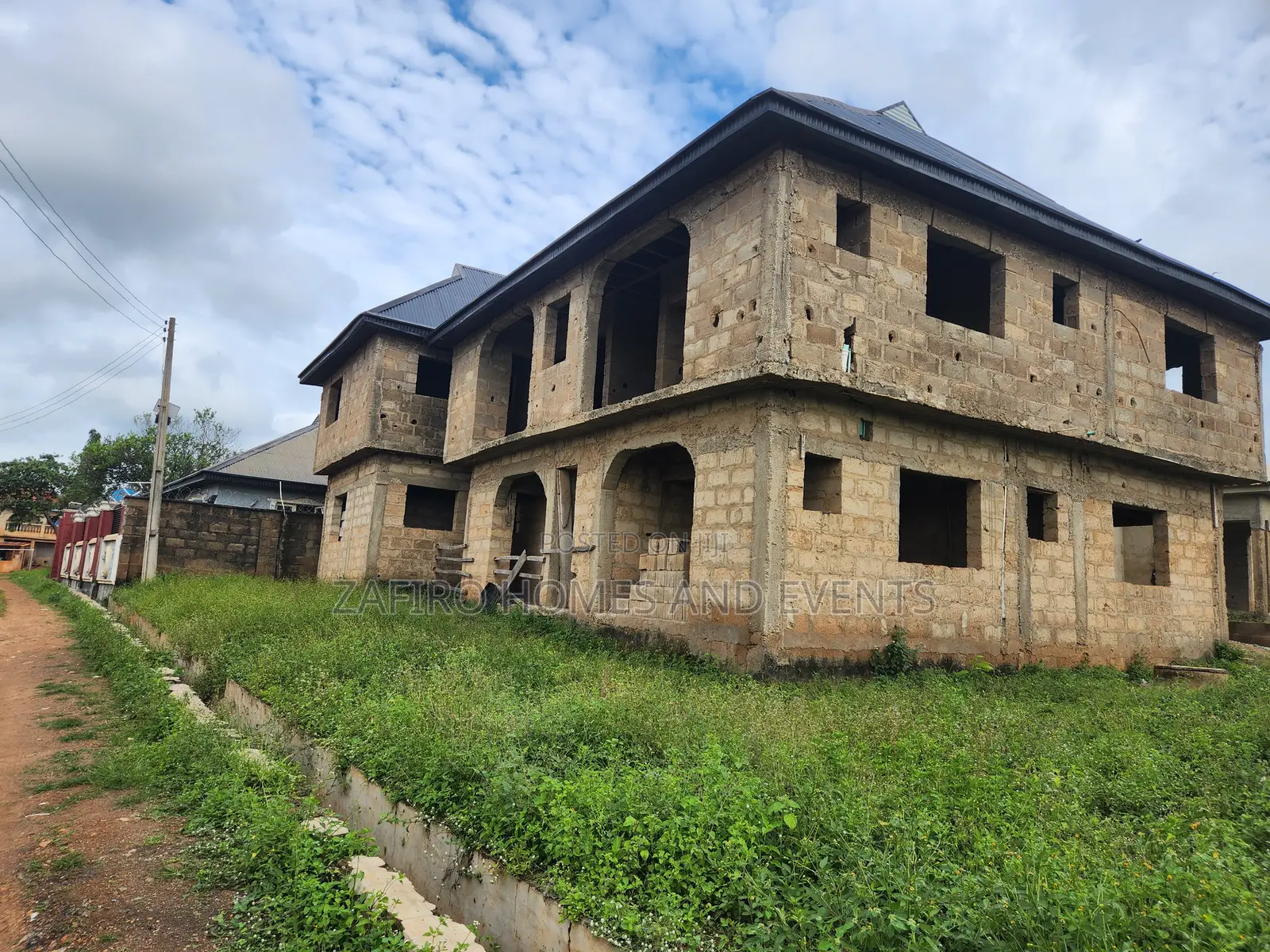 8bdrm Block of Flats in Owode Estate, Apata for sale
