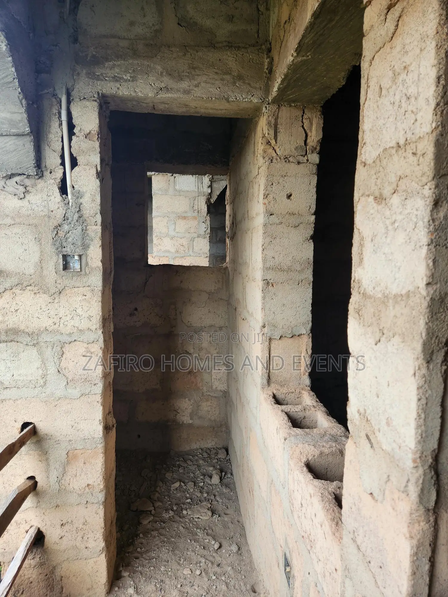 8bdrm Block of Flats in Owode Estate, Apata for sale
