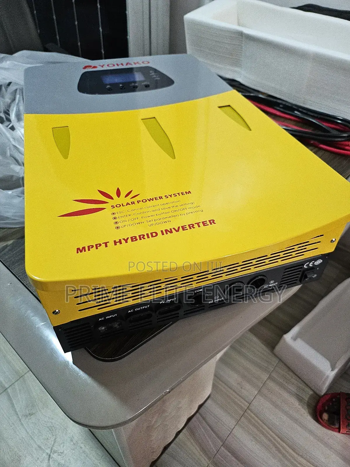 Yohako 3.5kva Hybrid Inverter 24v.