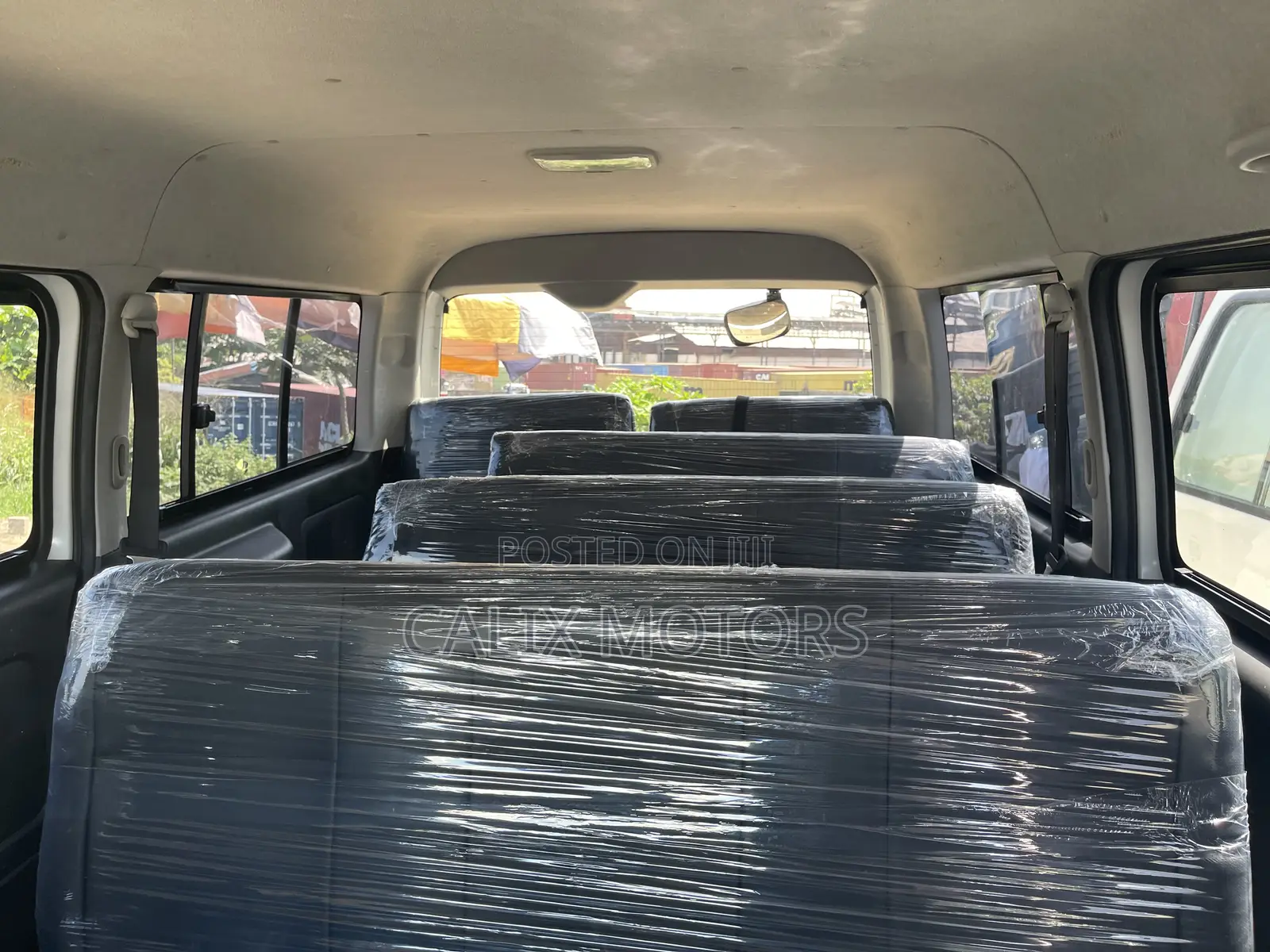 Toyota HiAce 2017 White