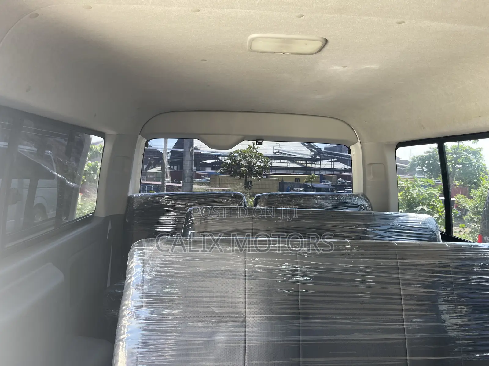 Toyota HiAce 2016 White