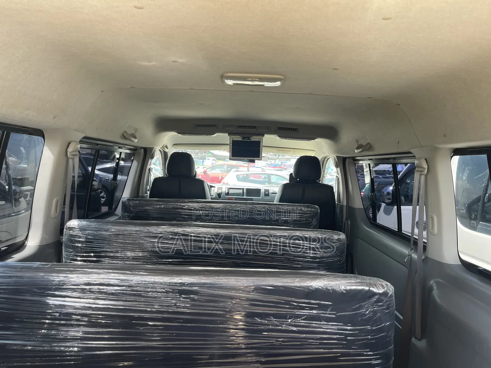 Toyota HiAce 2016 White