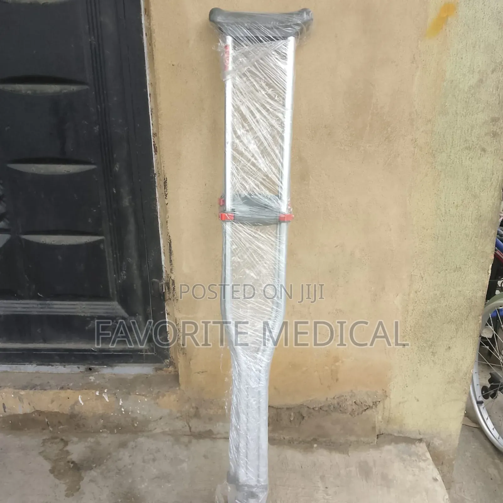 Height Adjustable Crutches(Large Medium Sizes)