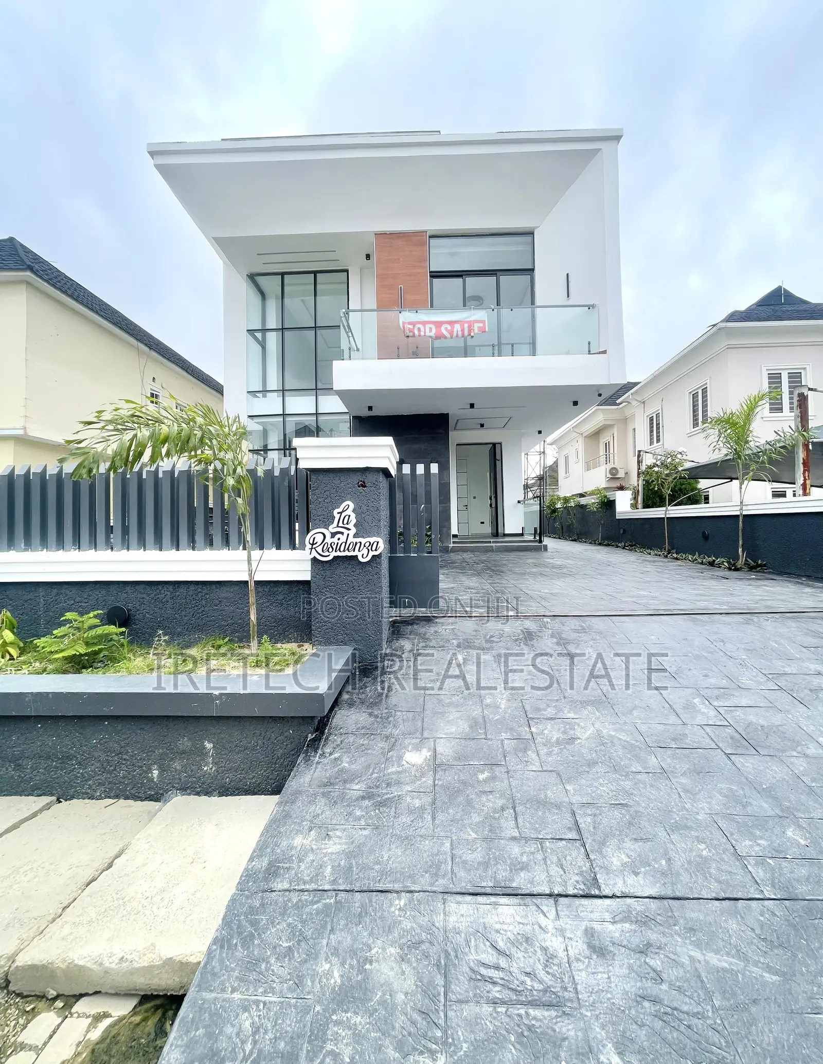 5bdrm Duplex in Megamound Estate for sale