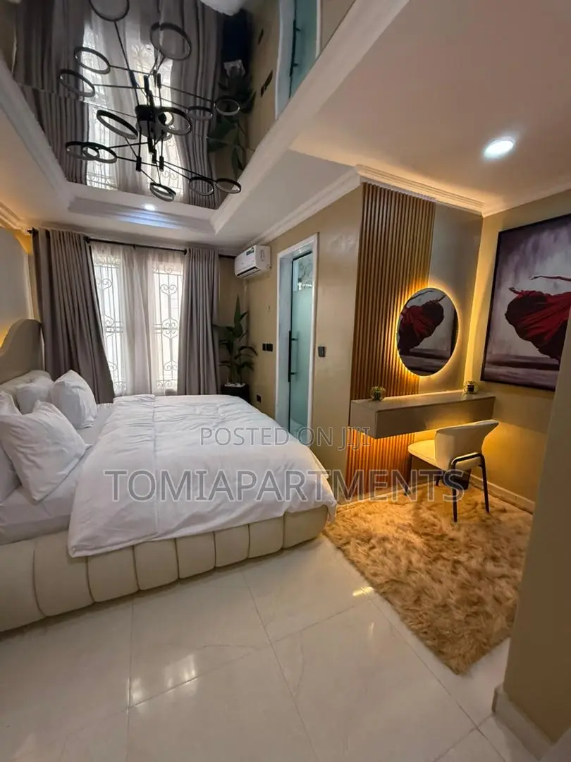 Luxury 1 Bedroom Shortlet Apartment With Ps5 in Lekki Phase 1