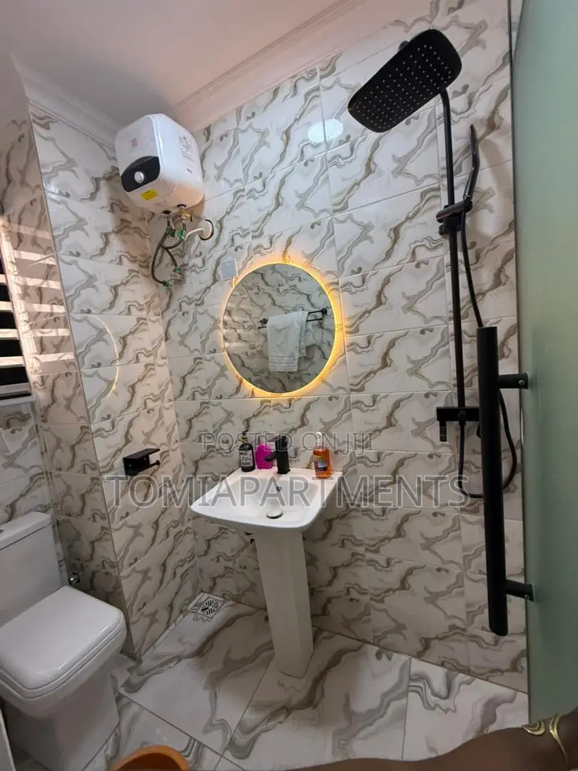 Luxury 1 Bedroom Shortlet Apartment With Ps5 in Lekki Phase 1