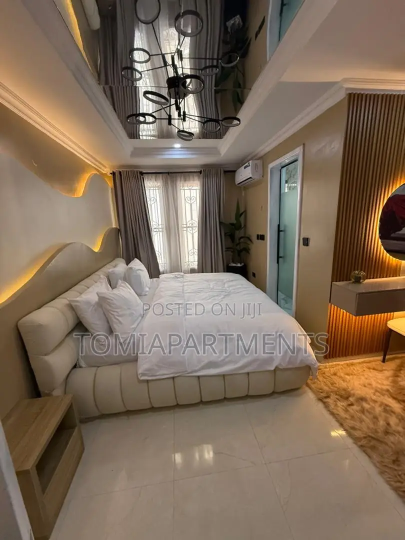 Luxury 1 Bedroom Shortlet Apartment With Ps5 in Lekki Phase 1