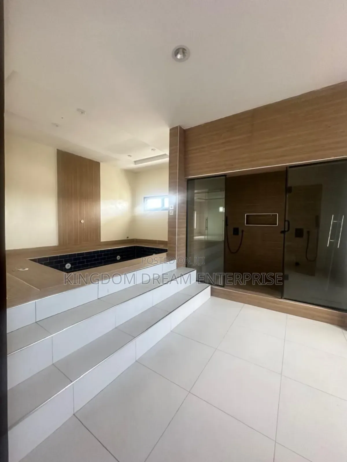 5bdrm Duplex in Lekki Phase 1 for sale