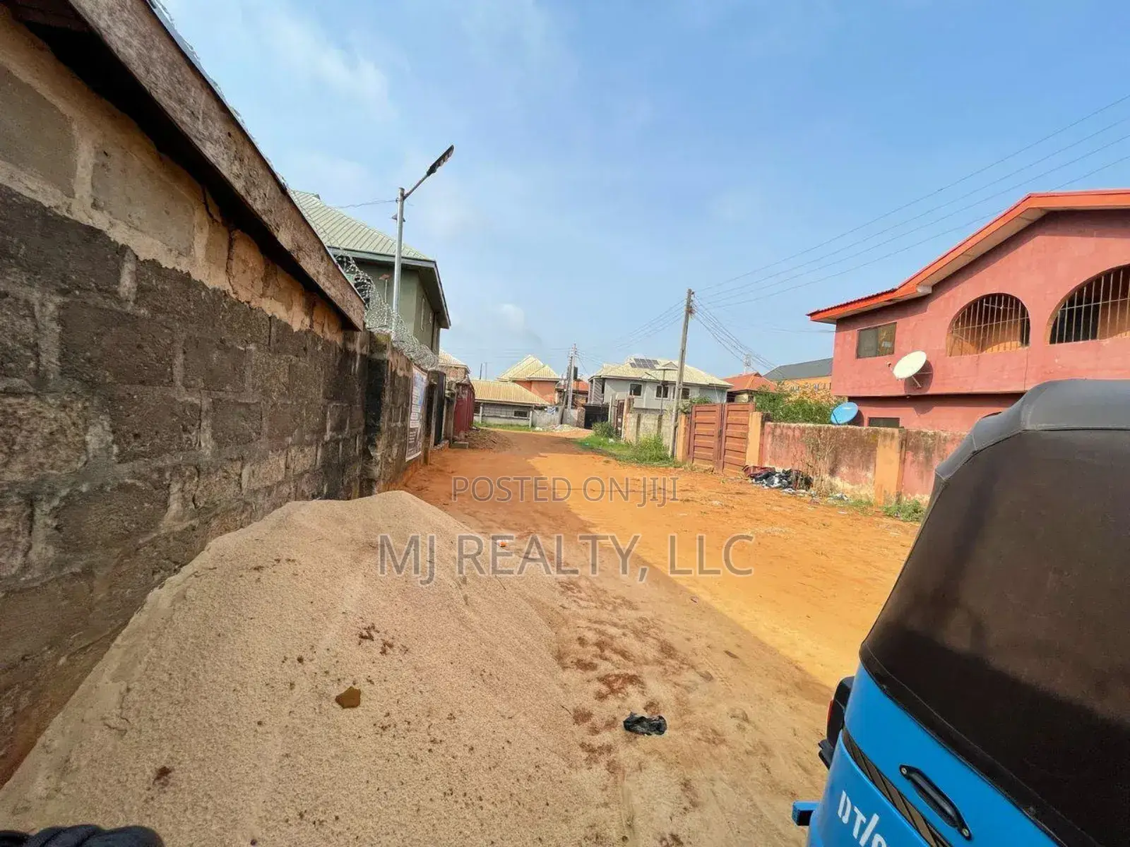 11bdrm Block of Flats in Close To Coker, Oshimili South for sale