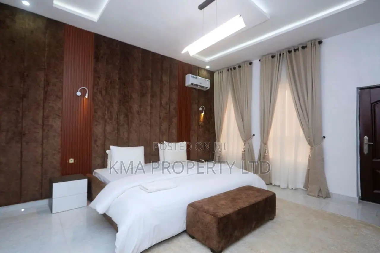 Luxurious 3 Bedroom Apartment