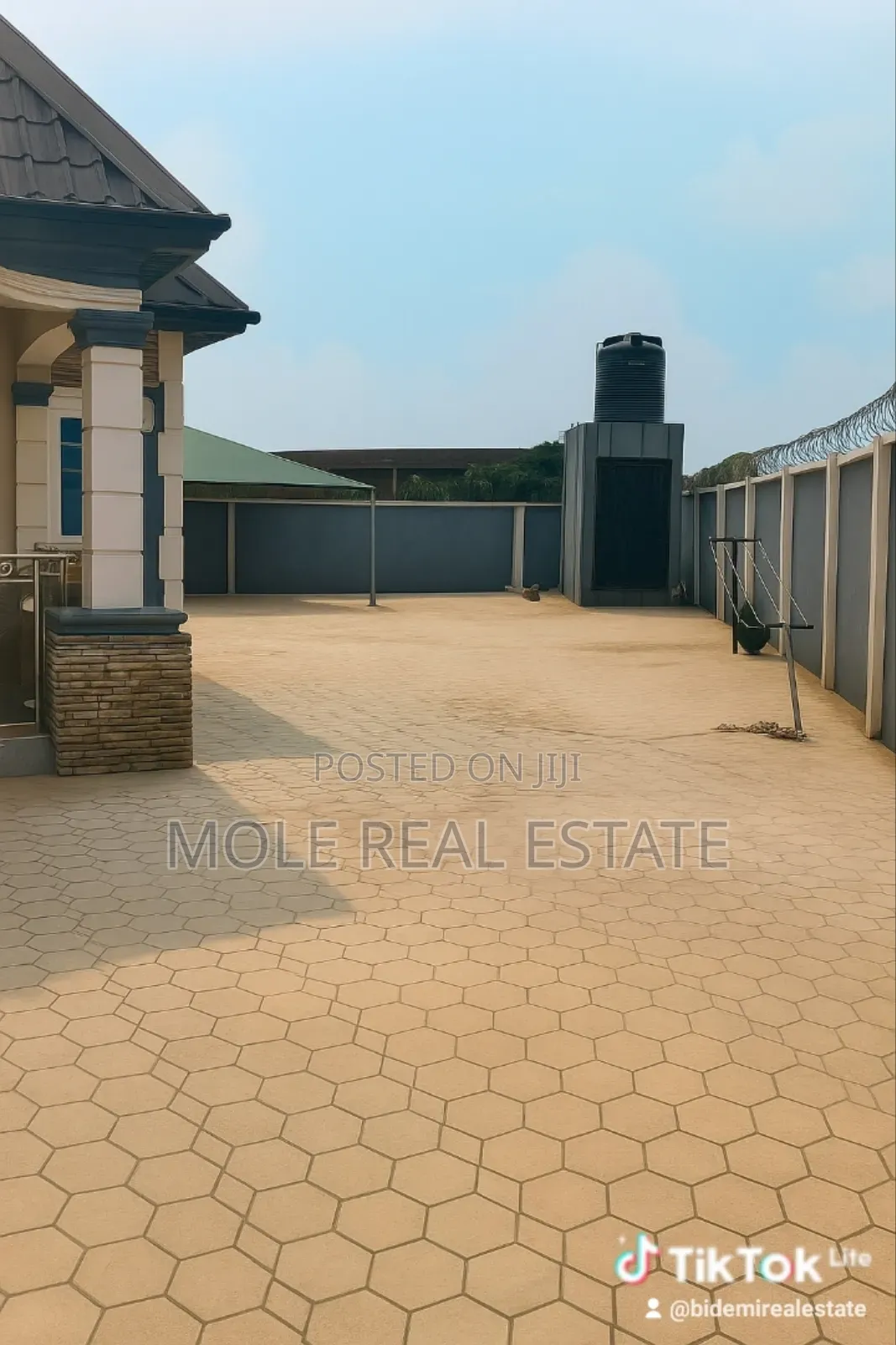 Furnished 4bdrm Block of Flats in Governor'S Road, Ikotun/Igando