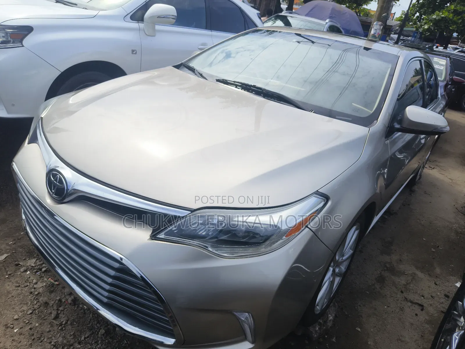 Toyota Avalon Limited Sedan FWD (3.5L 6cyl 6A) 2013 Gold