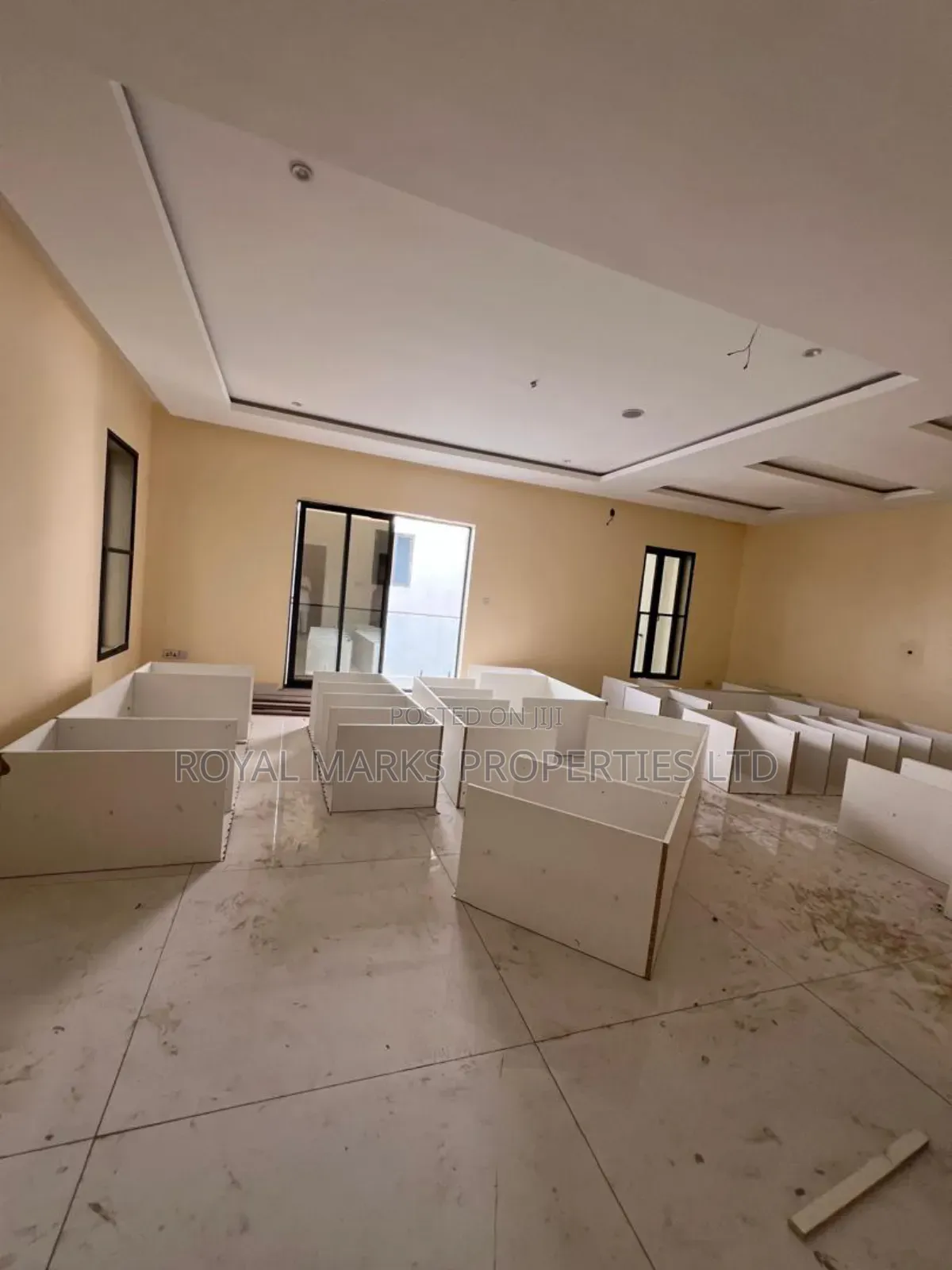 5bdrm Duplex in Utako for sale