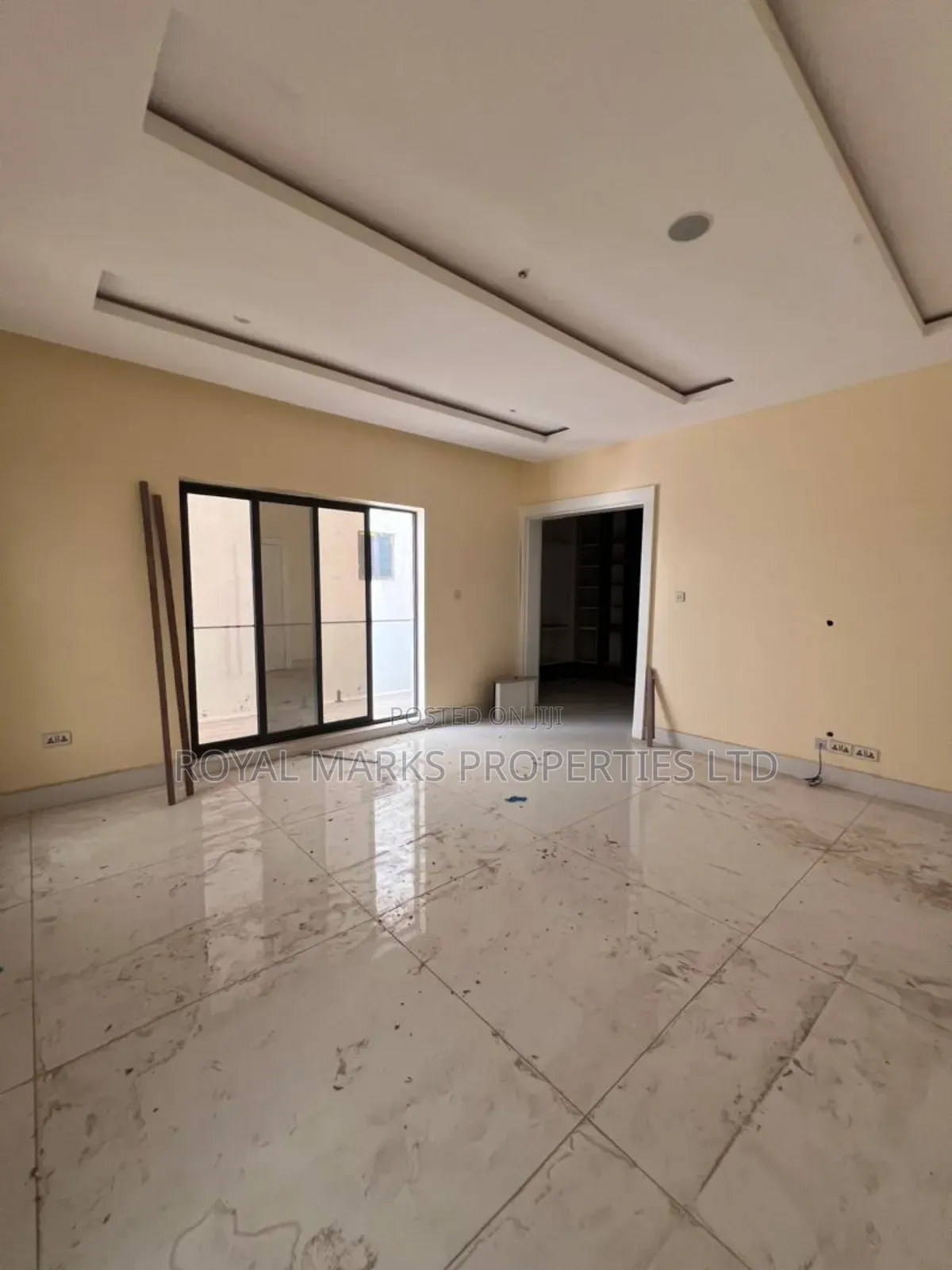 5bdrm Duplex in Utako for sale