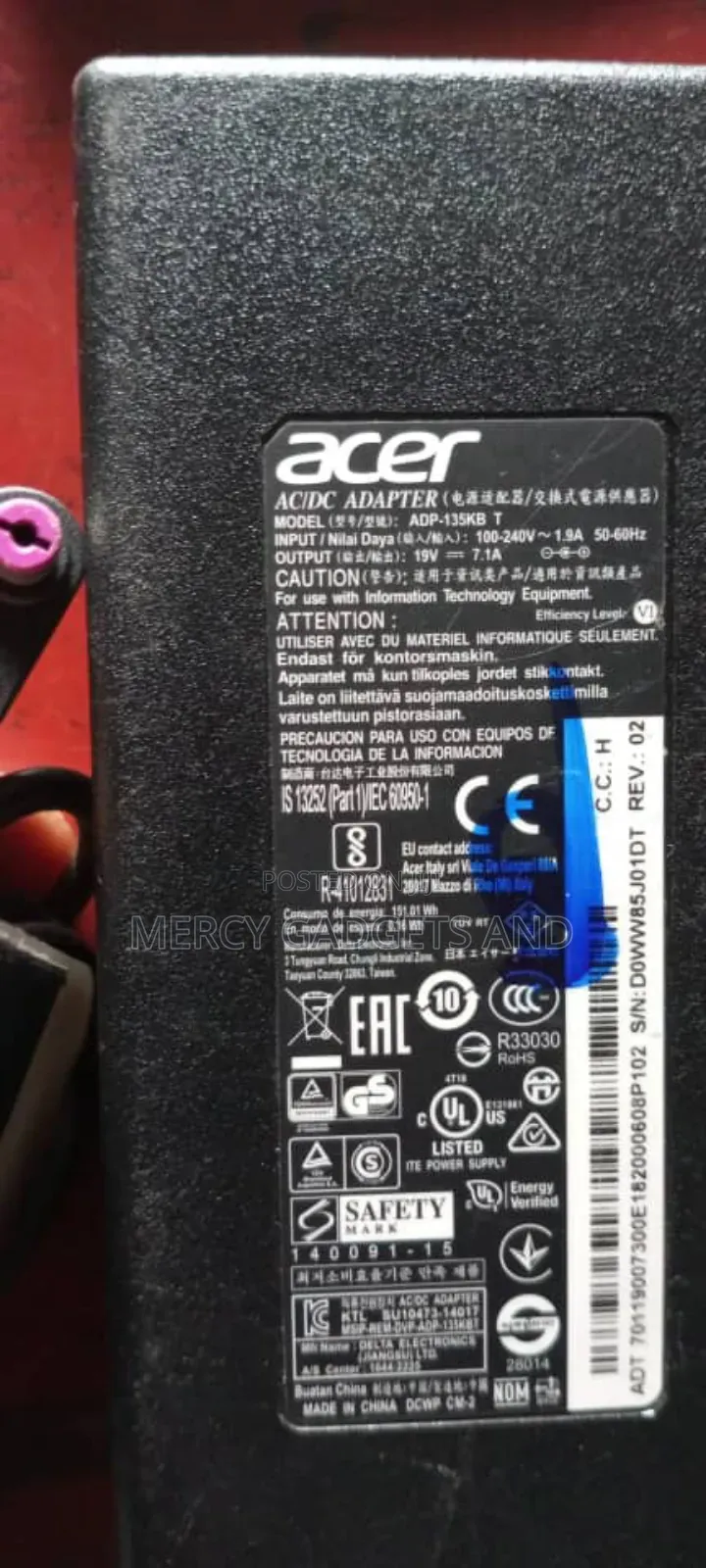 Acer Laptop Charger 19v-7.1 a Normal Mouth