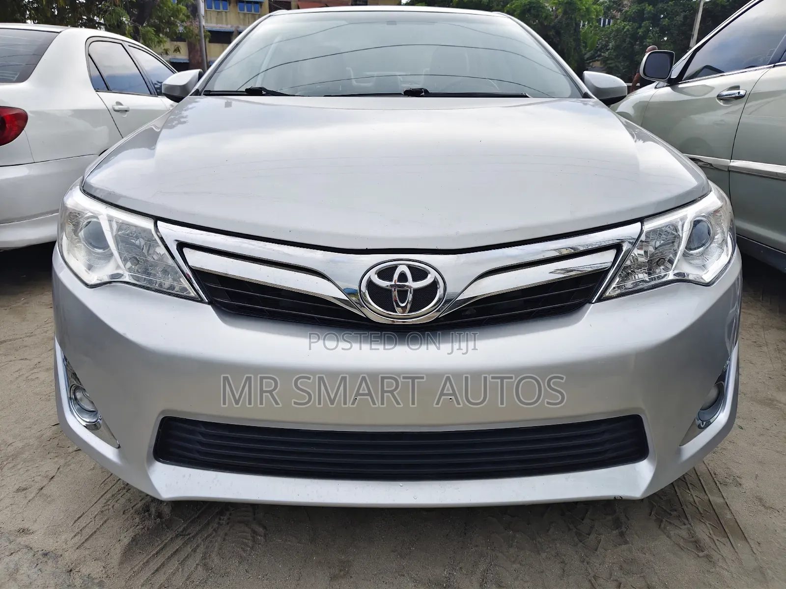 Toyota Camry XLE V6 4dr Sedan (3.5L 6cyl 6A) 2013 Silver