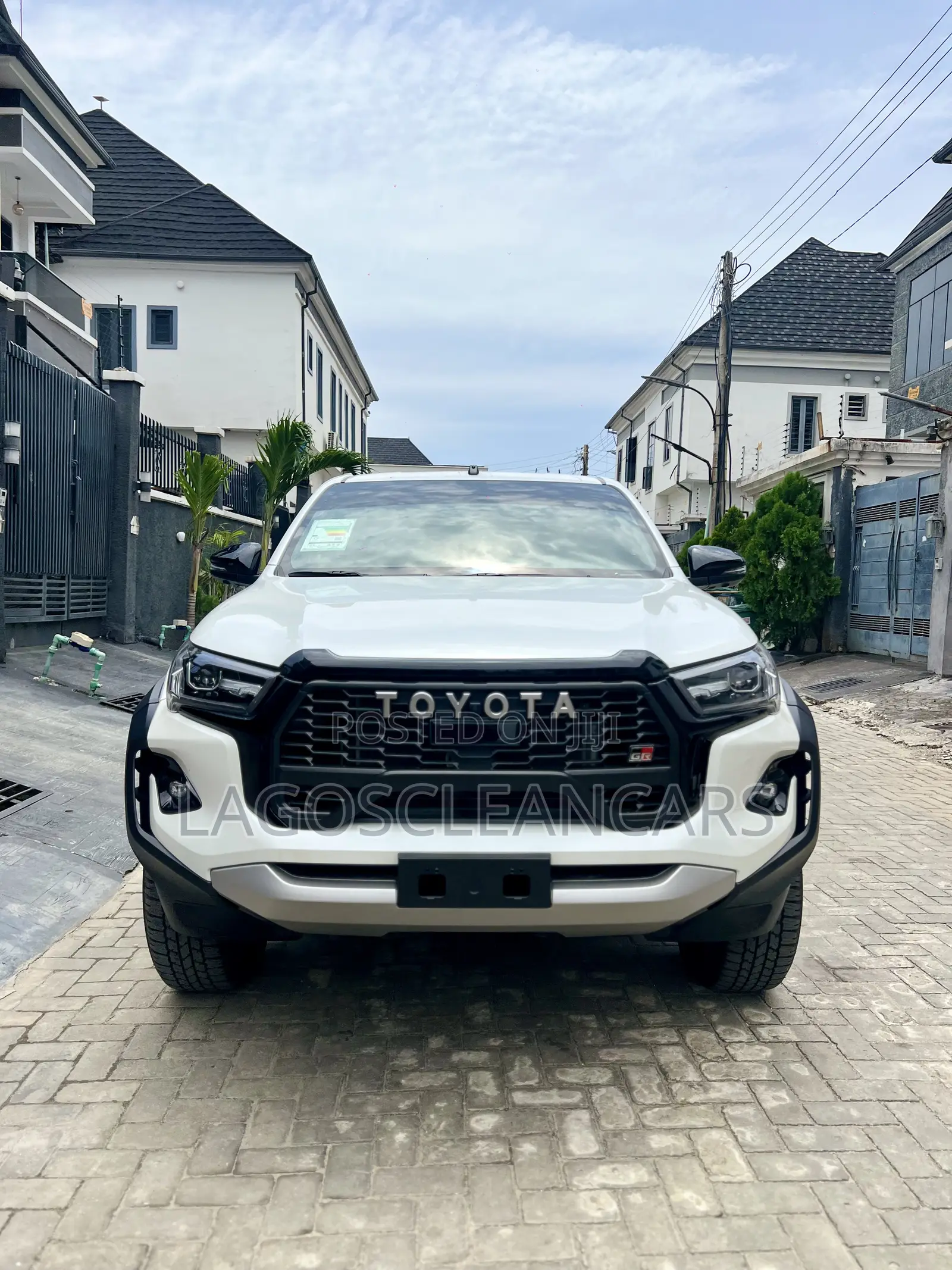 New Toyota Hilux 2025 White